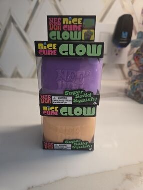 NeeDoh Nice Cube Glow In The Dark  Super Solid Squish! Choice of ColorAUTHENTIC